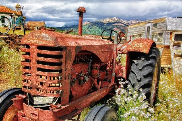 Ilustrativna slika traktora
