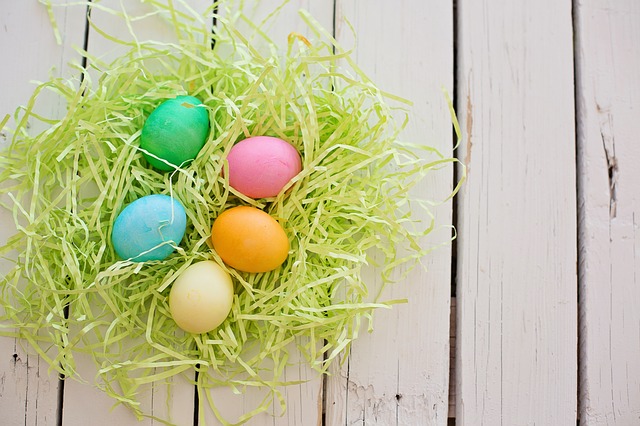 Ilustrativna fotografija uskršnje košarice s jajima